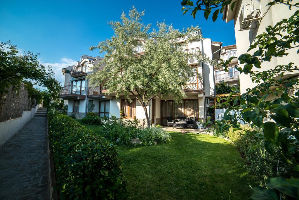 The Poolhouse Apartamento Sunny Beach Exterior foto